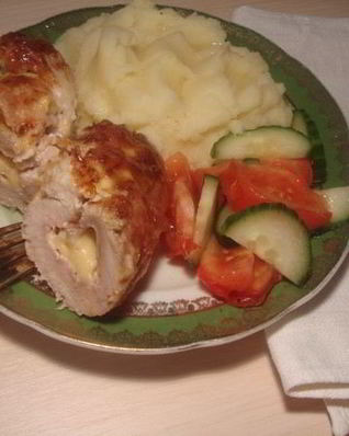 Запеченные рулетики из свинины с сыром