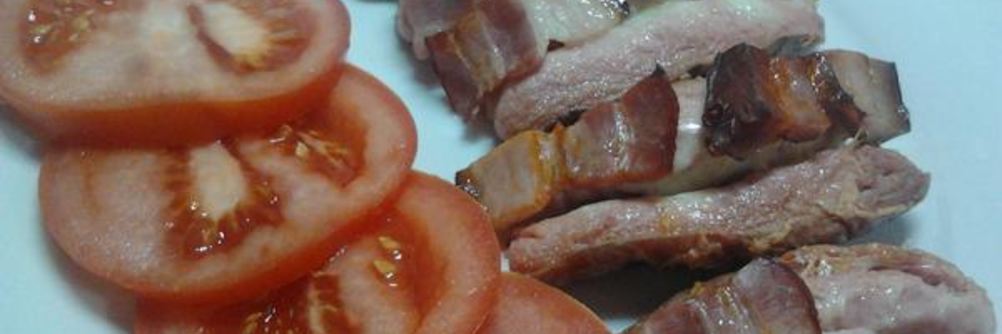 Сосиски запеченные с беконом