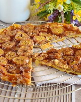 Банановый тарт-татен на слоеном тесте