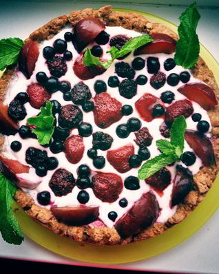 Шоколадно-творожный тарт-суфле с ягодами