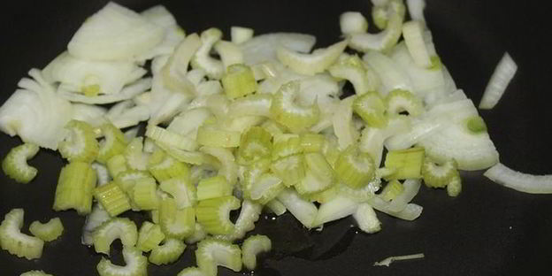 тарт с капустой и перепелиными яйцами