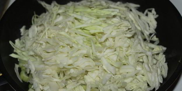 тарт с капустой и перепелиными яйцами