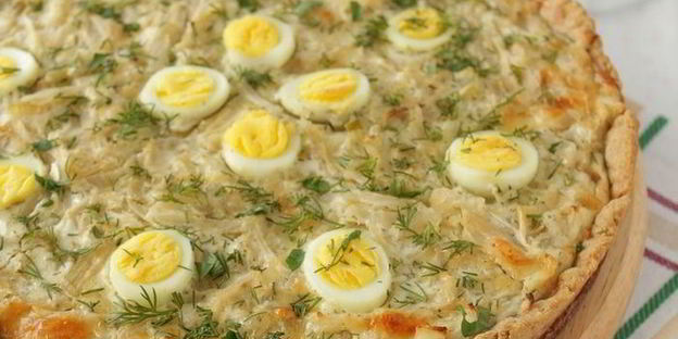 тарт с капустой и перепелиными яйцами
