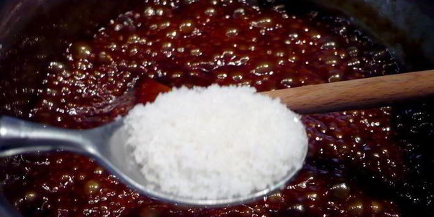 тарт с карамелью и чили шоколадное озеро