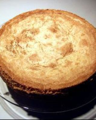 Тарт с малиной, ежевикой и меренгой