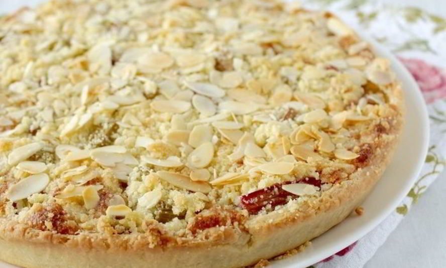 Рецепт тарта с ревенем и миндальным кремом