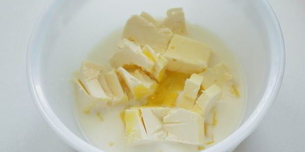 тарт с ревенем и миндальным кремом