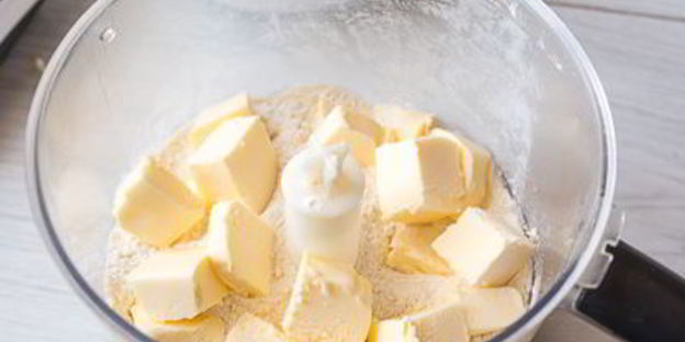 тарт с цуккини и чесночными стрелками