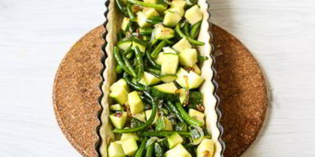 тарт с цуккини и чесночными стрелками