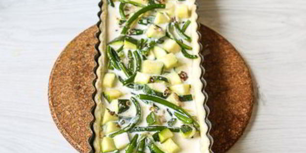 тарт с цуккини и чесночными стрелками