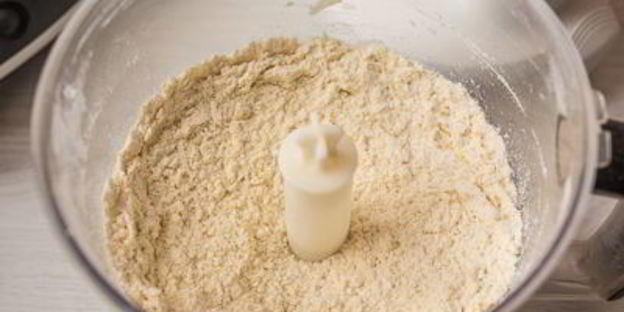 тарт с цуккини и чесночными стрелками