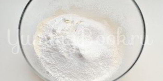 тарт с вишней и меренгой