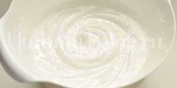 тарт с вишней и меренгой