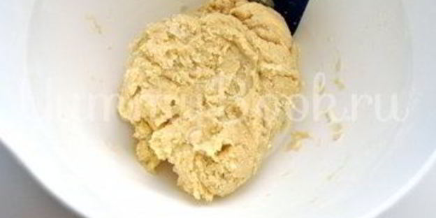 тарт с вишней и меренгой