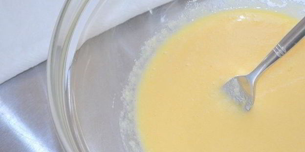 тарт со сливами и миндалем