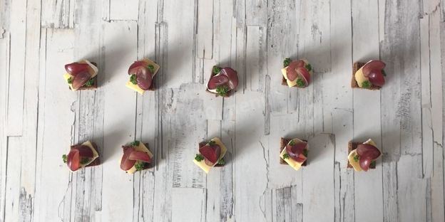 тартинки с виноградом