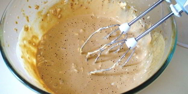 творожной тарт со смородиной и мягкой меренгой