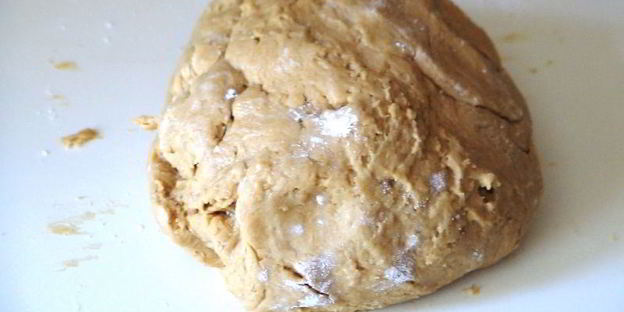 творожной тарт со смородиной и мягкой меренгой