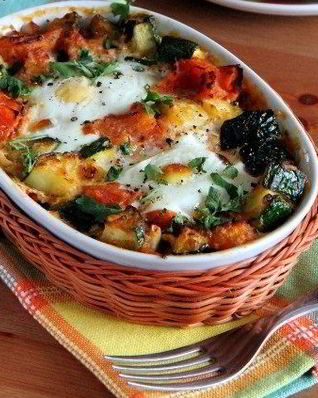 Яйца, запеченные с овощами