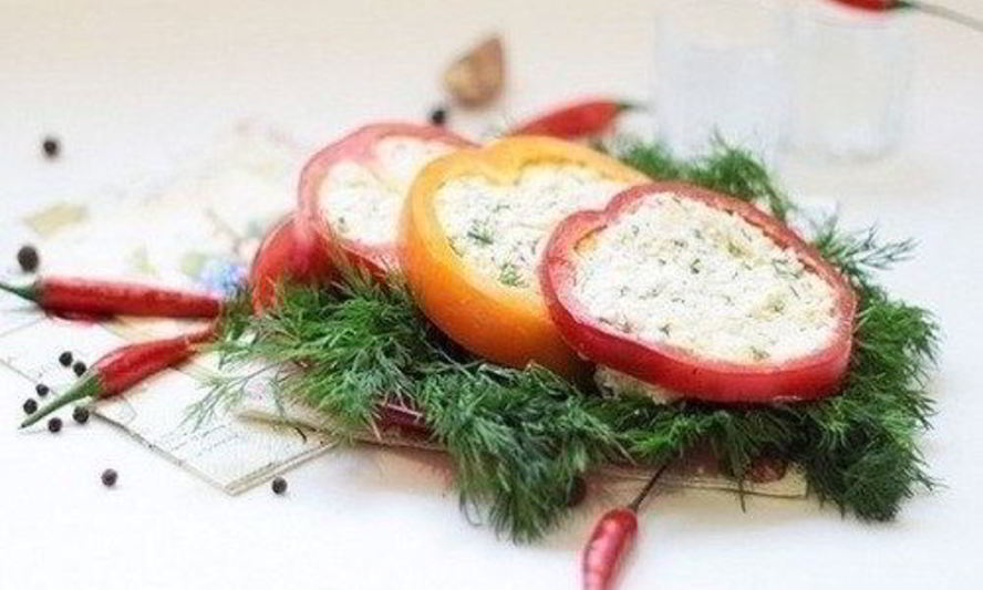 Рецепт закуски из болгарского перца с сыром и яйцом