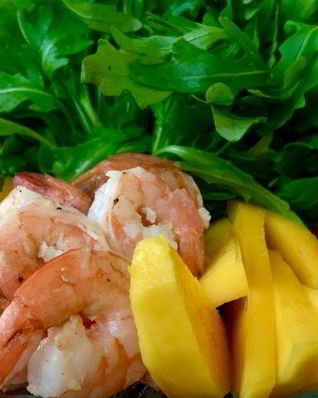 Закуска из манго с креветками