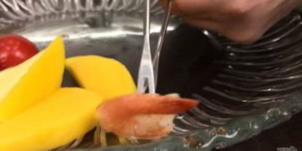 закуска из манго с креветками